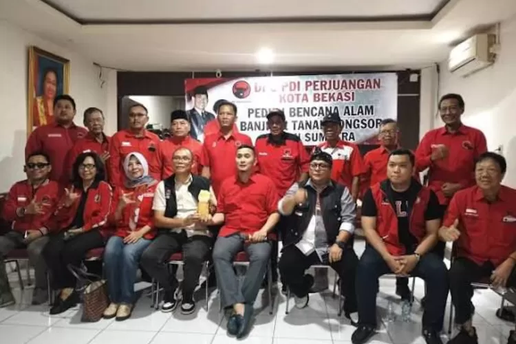 PDIP Kota Bekasi Salurkan Bantuan untuk Korban Banjir dan Longsor di Sumatera. (Foto/PDIP Kota Bekasi.)