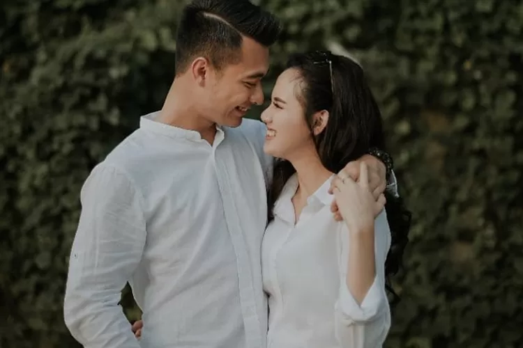 Kesaksian keluarga Echa dalam sidang cerai Eza Gionino menjadi titik balik kasus yang menyita perhatian publik. Foto: Instagram/ma_coritha.