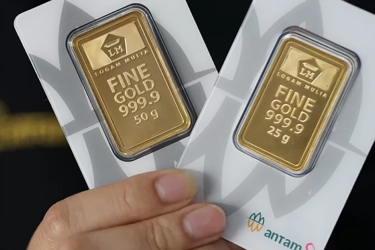 Harga emas batangan Antam kompak naik pada Kamis (18/12/2025), baik harga jual maupun buyback. Foto: Istimewa.