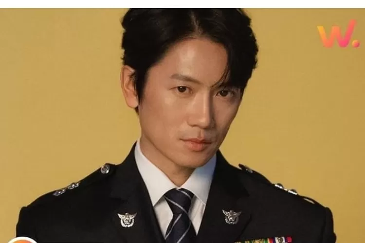 Foto: Aktor Lee Ji Sung dalam drama Connection sebagai detektif yang kecanduan narkoba, stabil raih rating tertinggi. Sumber Foto: Instagram @wowkdrama.id