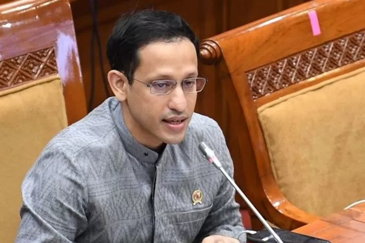 Mantan Menteri Pendidikan Kebudayaan Riset dan Teknologi, Nadiem Makarim usai menjalani pemeriksaan di KPK terkait proyek pengadaan Google Cloud