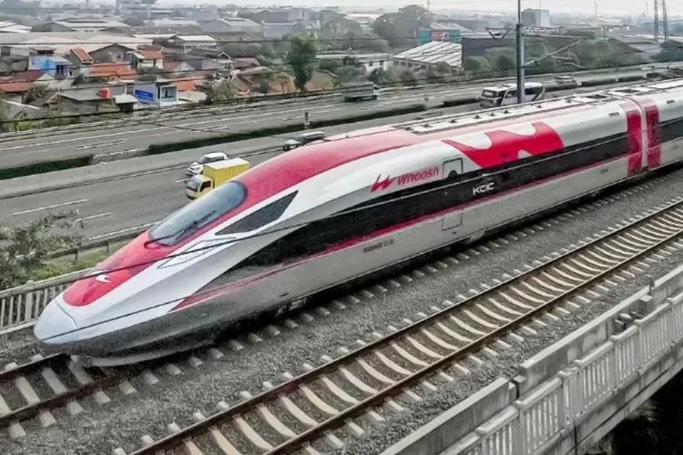 Perubahan sikap Menkeu Purbaya Yudhi disorot usai kerap menghindari wartawan, netizen duga karena kasus Whoosh