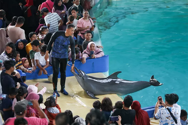 Ancol draws over 84,000 visitors during Waisak weekend, as beach and entertainment parks remain top attractions for locals and tourists. (Photo:JD/doc:beritajakarta)
