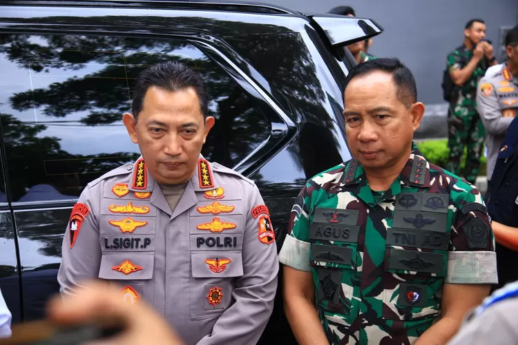 DPR beri nilai 9 untuk Kapolri atas keberhasilan pengamanan Pilkada 2024, meski ada beberapa insiden yang perlu evaluasi. (Polri / HukamaNews.com)