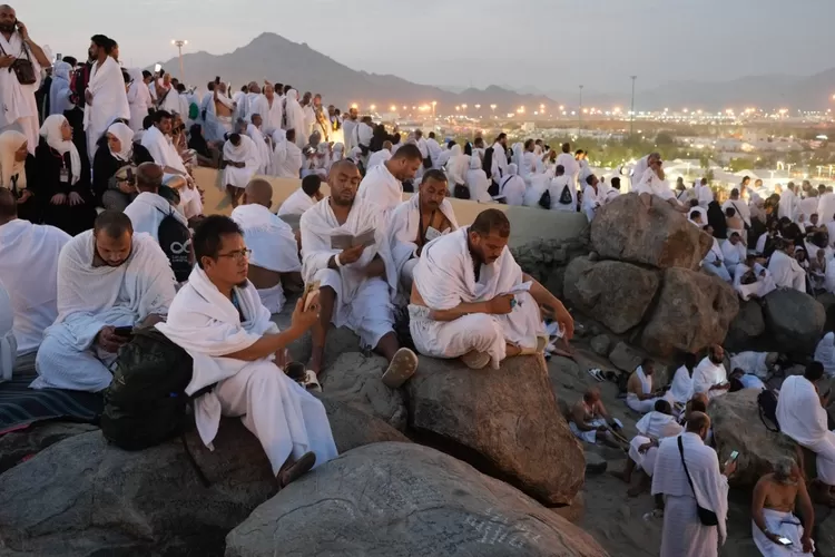 Wukuf Di Padang Arafah (ArabNews)