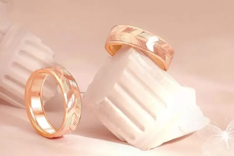 Berikut adalah rincian harga emas perhiasan hari ini, 2 November 2025, berdasarkan karatase, menunjukkan pergerakan menarik. (Dok. semar.co.id)