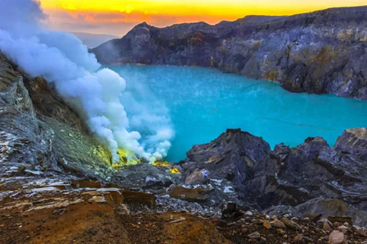 Kawah Ijen salah satu destinasi wisata alam yang menakjubkan (instagram.com/@kawahijenindonesia)