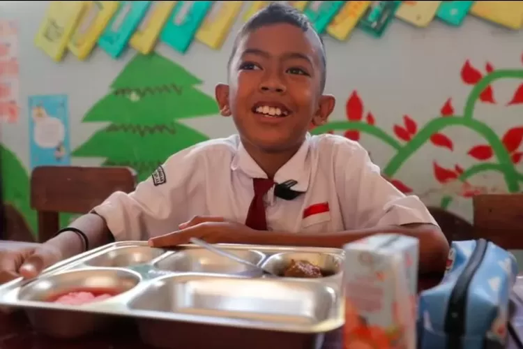 Potret siswa yang mendapat Makan Bergizi Gratis (Promedia)
