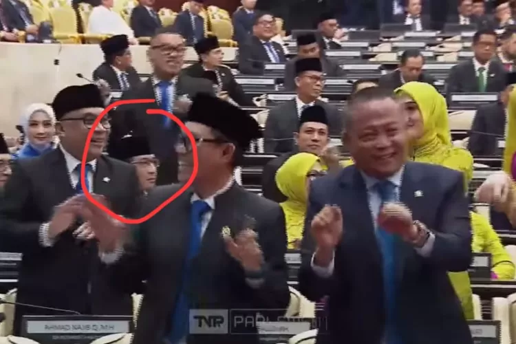 Anggota Komisi VII DPR RI, Sigit Purnomo atau Pasha Ungu buka suara mengenai momen viral dirinya saat Sidang Tahunan MPR pada 15 Agustus 2025 lalu.