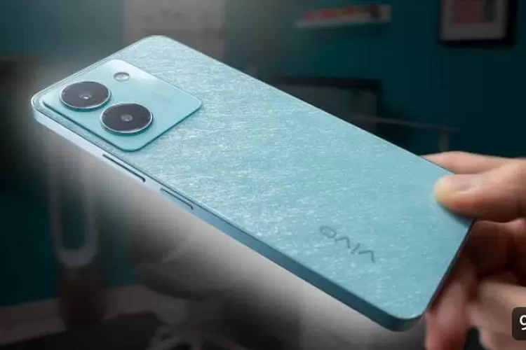 Desain memikat, performa sehari-hari handal. Vivo Y36: pilihan menarik untuk gaya hidup modern. (YouTube Gadgetin)