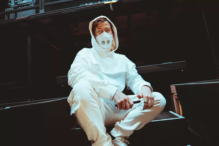 Alan Walker Konser di China, Kursi Plastik Kundangan Buat Netizen