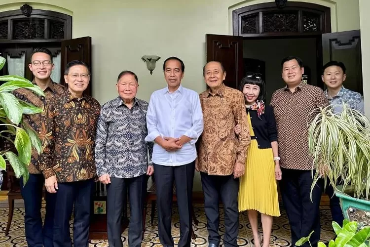 Alasan Munculnya Taipan ke Rumah Jokowi Solo Dibongkar Warganet, Singgung Investasi IKN Hingga PSN PIK 2 (Instagram/@jokowi)