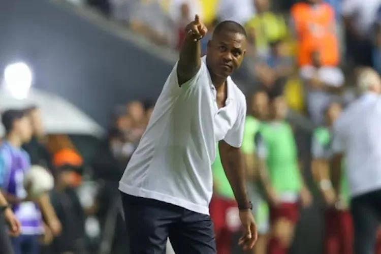Potret pelatih baru Timnas Indonesia, Patrick Kluivert yang resmi menggantikan Shin Tae-yong di kursi kepelatihan Garuda.  (Instagram.com/@patrickkluivert9)