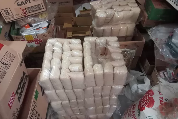 Harga gula pasir di Kabupaten Kediri, usai Lebaran justru naik menjadi Rp 18.000 per kilogram secara eceran dari sebelumnya Rp Rp 17.500 per kilogram &ndash;dok-koranmemo