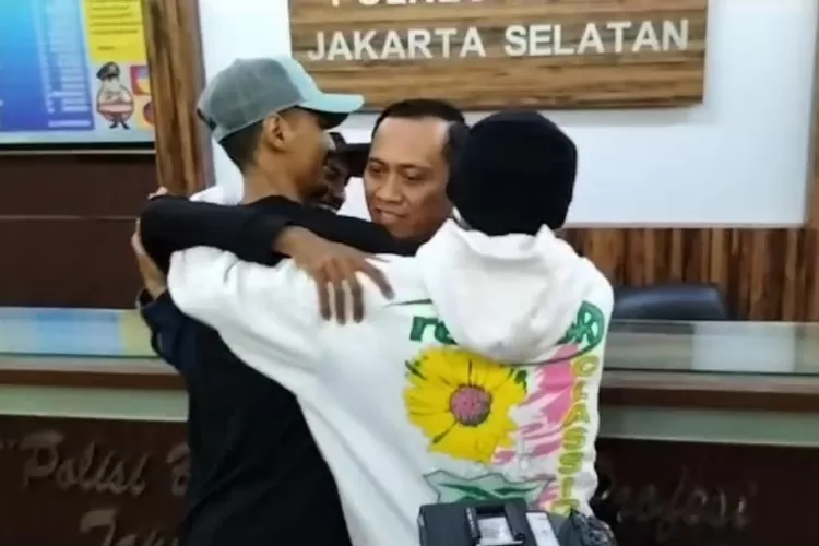 Kasus Vadel Badjideh melakukan pengeroyokan terhadap anggota TNI berakhir damai (PMJ News)