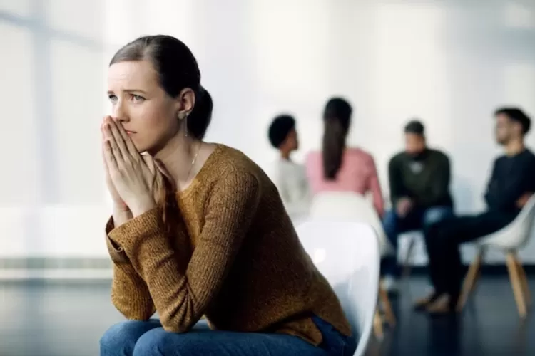 berikut cara menikmati libur akhir tahun orang introvert (Freepik_Drazen Zigic)