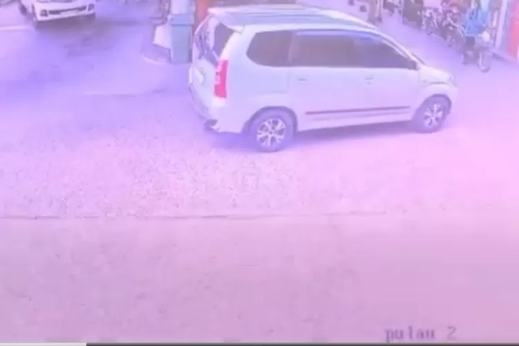 Tangkapan layar video viral dugaan korban salah tangkap di Cileungsi, Kabupaten Bogor. (CCTV)
