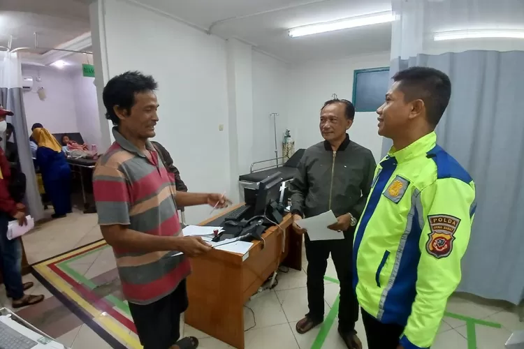 Polisi saat melakukan penyelidikan terkait aksi begal yang terjadi di Gunungputri, Kabupaten Bogor. (Polres Bogor)