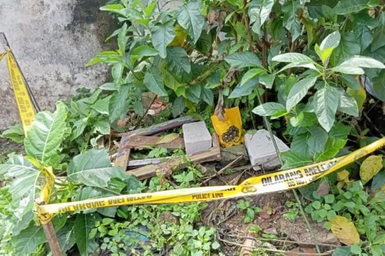 Granat aktif ditemukan di sekitaran Kali Cibungur, Kecamatan Dramaga, Kabupaten Bogor, pada Senin, 4 Maret 2024. (Polsek Dramaga)