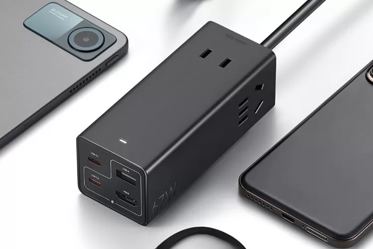 Desktop Fast Charging Socket Pro