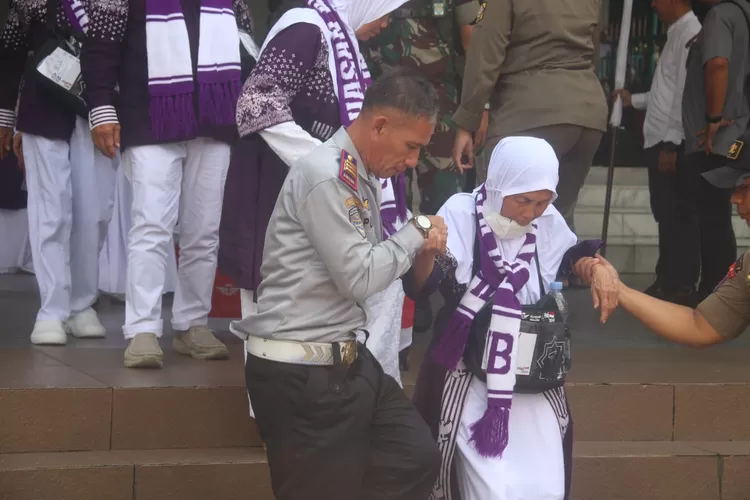 Jemaah haji asal Kabupaten Bogor mulai diberangkatkan ke Tanah Suci, Minggu, 12 Mei 2024. (Pemkab Bogor)