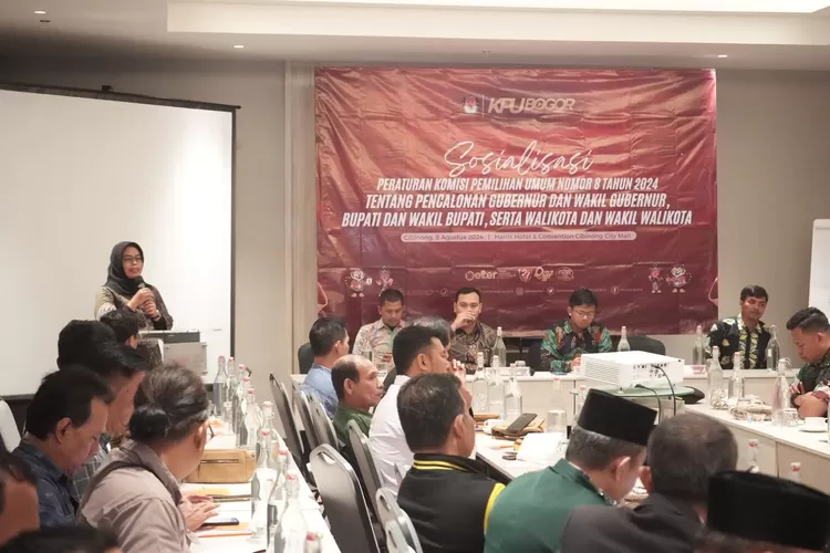 sosialisasi Peraturan Komisi Pemilihan Umum (PKPU) Nomor 8 tahun 2024 di Harris Hotel &amp; Convention Cibinong City Mall, Jumat, 9 Agustus 2024. (Humas Pemkab Bogor)