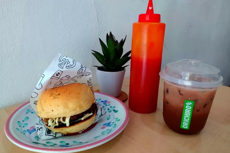 Salah satu menu burger di Orichiro. (Deni)