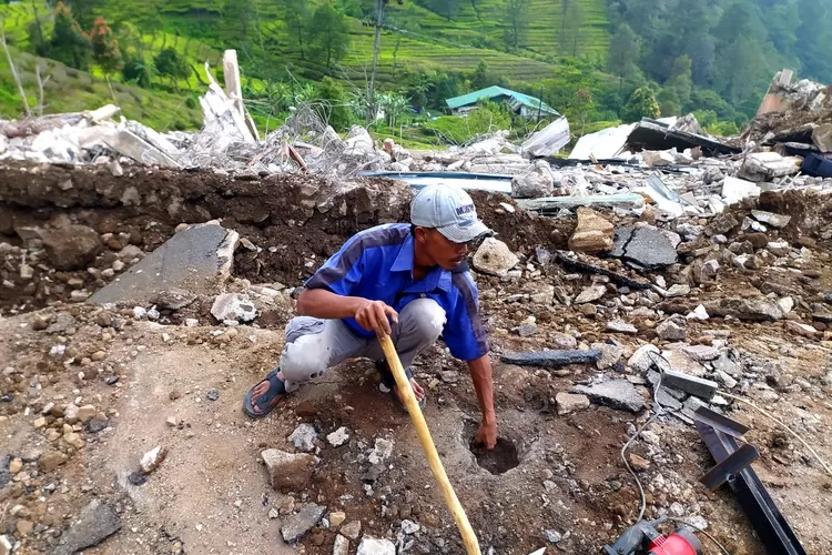 Pemkab Bogor dan PTPN sepakat menghijaukan kembali area pedestrian di kawasan Puncak Bogor. (Deni)