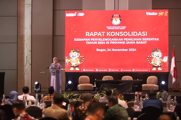 Rapat Konsolidasi Kesiapan Penyelenggaraan Pilkada 2024 Provinsi Jawa Barat bersama KPU Jawa Barat di Hotel Harris CCM, Cibinong, Minggu, 24 November 2024. (Diskominfo)