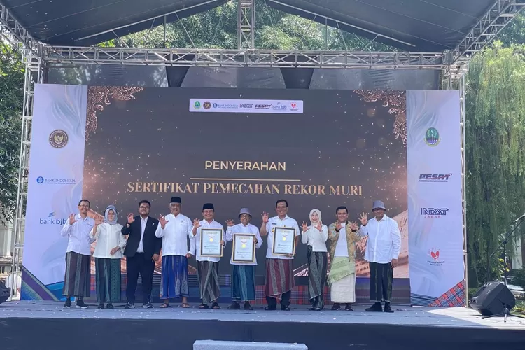Penganugerahan Penghargaan SIINas yang digelar di Halaman Gedung Sate, Bandung, Minggu, 24 November 2024. (Diskominfo)