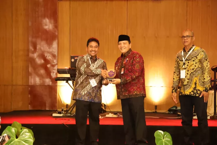 Pj Bupati Bogor saat menghadiri Welcome Dinner Musyawarah Nasional (Munas) PHRI ke-18 tahun 2025, di Kecamatan Cisarua, Kabupaten Bogor, Senin, 10 Februari 2025. (Diskominfo)