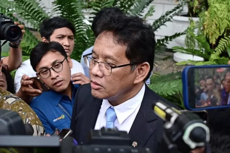 RATAS : Menkeu Purbaya saat menghadiri ratas bersama Presiden Prabowo dan beberapa menteri di Istana Kepresidenan, Jakarta pada Selasa, 9 September 2025. (presidenri.go.id)