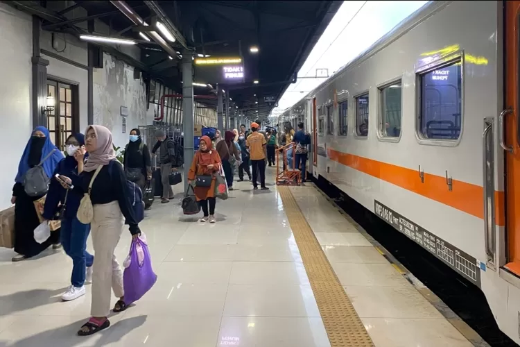 KAI Daop 1 Jakarta Siapkan 11 Kereta Api Tambahan Selama Angkutan ...