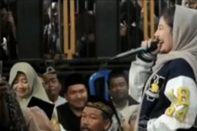 Profil Dan Riwayat Pendidikan DJ Rara Yang Viral Usai Mengikuti Pengajian Gus Iqdam Pasti Kaget