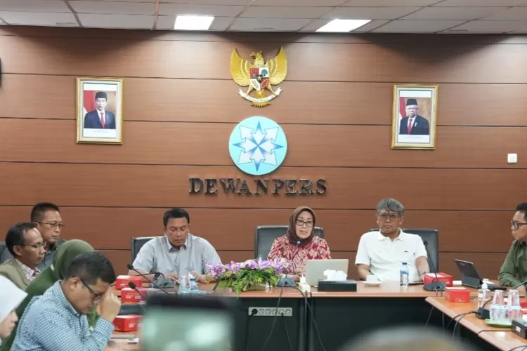 Komunitas Jurnalis Sampai Dewan Pers Tolak RUU Penyiaran, Kecam DPR ...