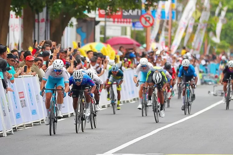 The fourth stage is also the final and toughest stage in the 2024 International Tour de Banyuwangi Ijen (ITdBI) with a distance of 167 KM (AdaTah/instagram @disporabanyuwangi)