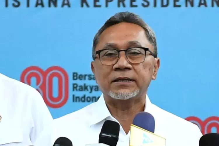 Menko Pangan, Zulkifli Hasan menyebut pemerintah sedang mempercepat distribusi beras lewat program SPHP serta bantuan sosial (bansos).  (setneg.go.id)