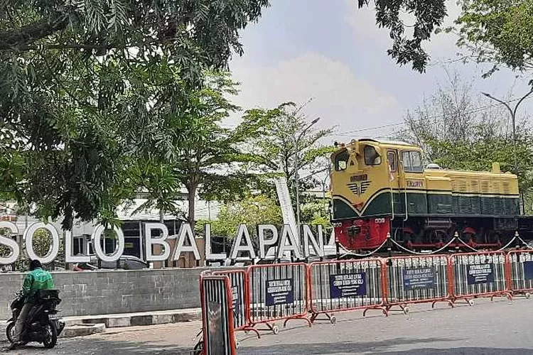 Stasiun Solo Balapan  (Endang Kusumastuti)