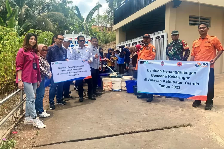 BRI Salurkan bantuan air bersih kepada masyarakat Jawa Barat yang terdampak kekeringan