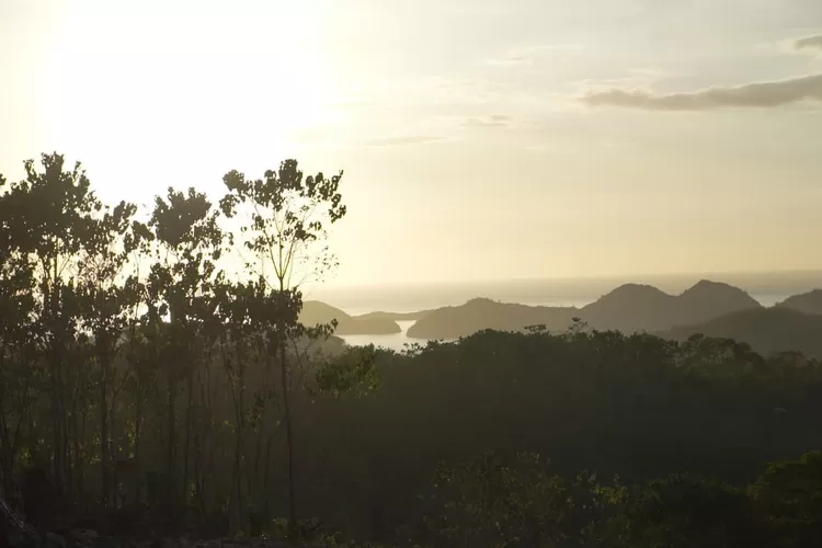 Badan Pelaksana Otorita Labuan Bajo Flores (BPOLBF) akan meyelenggarakan event dengan konsep Picnic Over The Hill (POTH) atau piknik di atas bukit yang menawarkan nuansa pemandangan senja (sunset) hingga malam (stargazing) dari atas bukit dengan view point 360 derajat Kota Labuan Bajo. (istimewa )