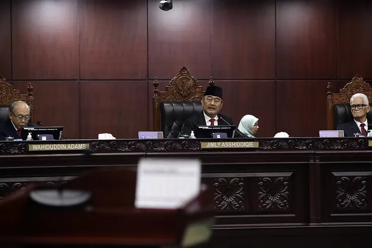 Dipecat Dari Ketua MK, Ini Etik Yang Dilanggar Oleh Anwar Usman - Klik ...