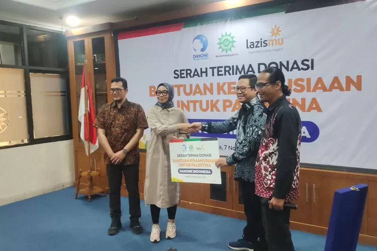 Lazismu menerima donasi bantuan dari Danone Indonesia sebagai bentuk aksi solidaritas terhadap Palestina termasuk juga diplomasi internasional di Perserikatan Bangsa-Bangsa (PBB) (AG Sofyan)