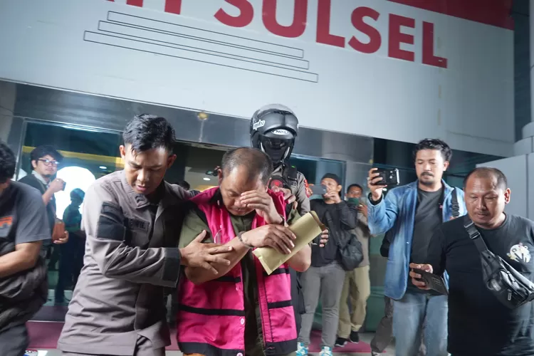 Kejati Sulsel Jebloskan Ke Tahanan Dua Tersangka Korupsi Di Pt Surveyor Indonesia Cabang 9139