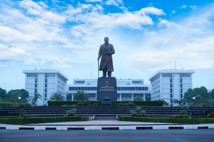 Monumen Panglima Besar Jenderal Soedirman di Mabes TNI Cilangkap, Jakarta. Foto: Puspen TNI