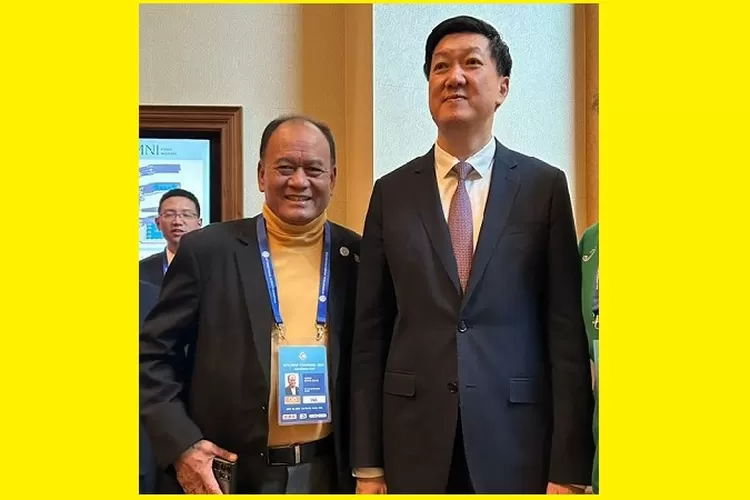 Sekjen PB WI Ngatino bersama Presiden IWUF Ghao Zhidan (Dok. PB WI)