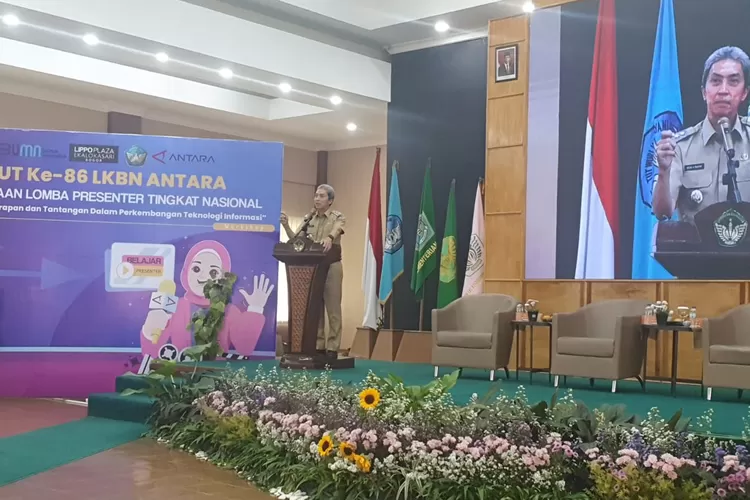 Wakil Wali Kota Bogor Dedie A Rachim buka lomba presenter
