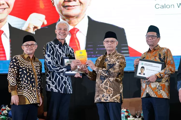 Capres Cawapres 2024, Ganjar Pranowo dan Mahfud MD mendapat sambutan meriah saat menghadiri dialog publik Muhammadiyah di Universitas Muhammadiyah Jakarta. (istimewa )