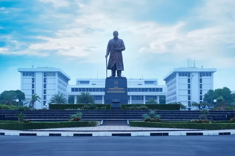 Monumen Panglima Besar Jenderal Soedirman di Mabes TNI Cilangkap Jakarta Timur. Foto: Puspen TNI