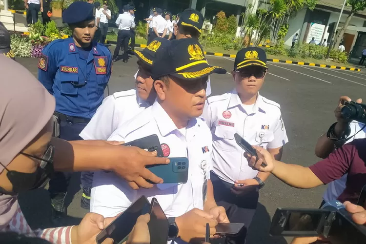 EVP KAI Daop 8 Surabaya, Wisnu Pramudyo usai apel Gelar Pasukan Angkutan Natal dan Tahun Baru 2024