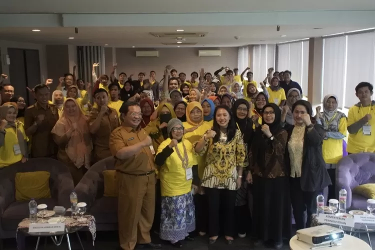 Jubir Tim Kampanye Nasional (TKN) Prabowo-Gibran, Puteri Komarudin menegaskan bahwa perempuan Indonesia seringkali menjadi pahlawan keluarga. Bahkan sudah pasti menjadi madrasah bagi anak-anak dan jamak menjadi penopang keuangan keluarga (AG Sofyan)